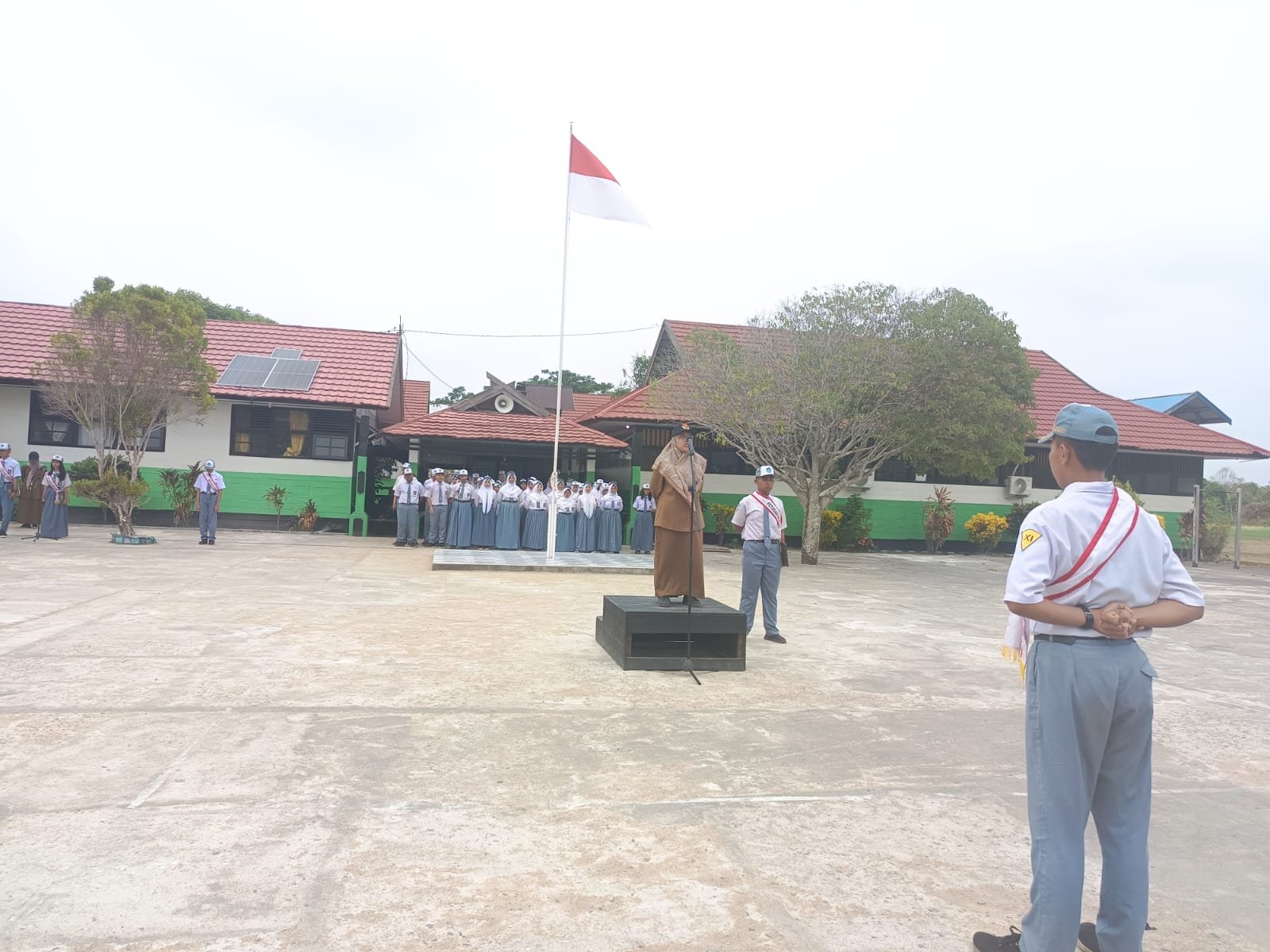 Upacara Senin SMAN 1 Kuala Pembuang